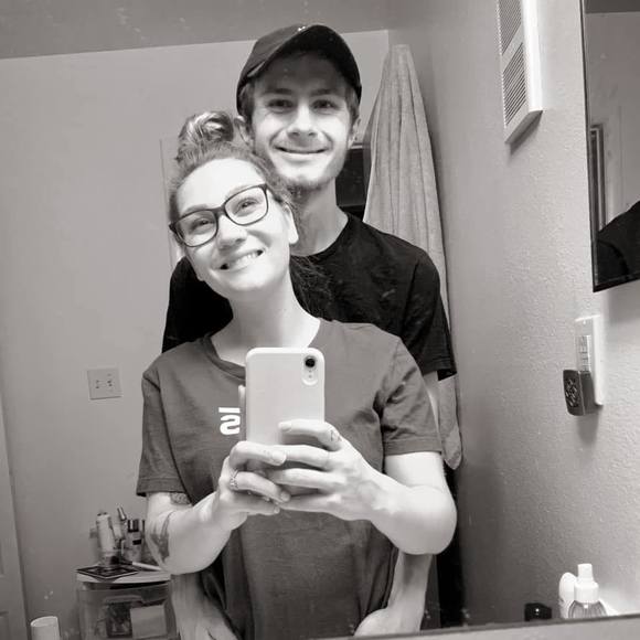 Meet your Posher, Michaela - Picture 1 of 1